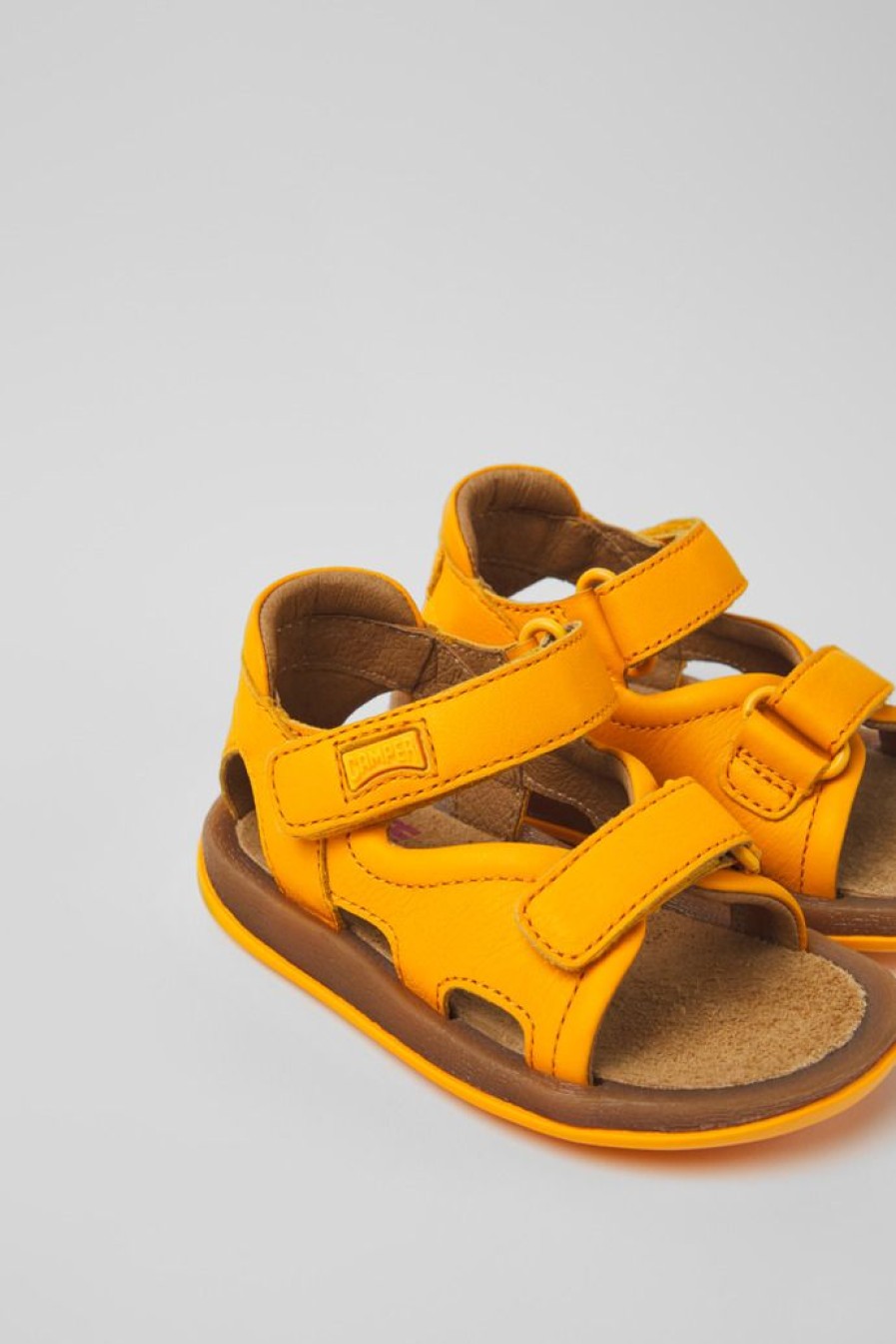 Camper Gele Leren Kindersandalen