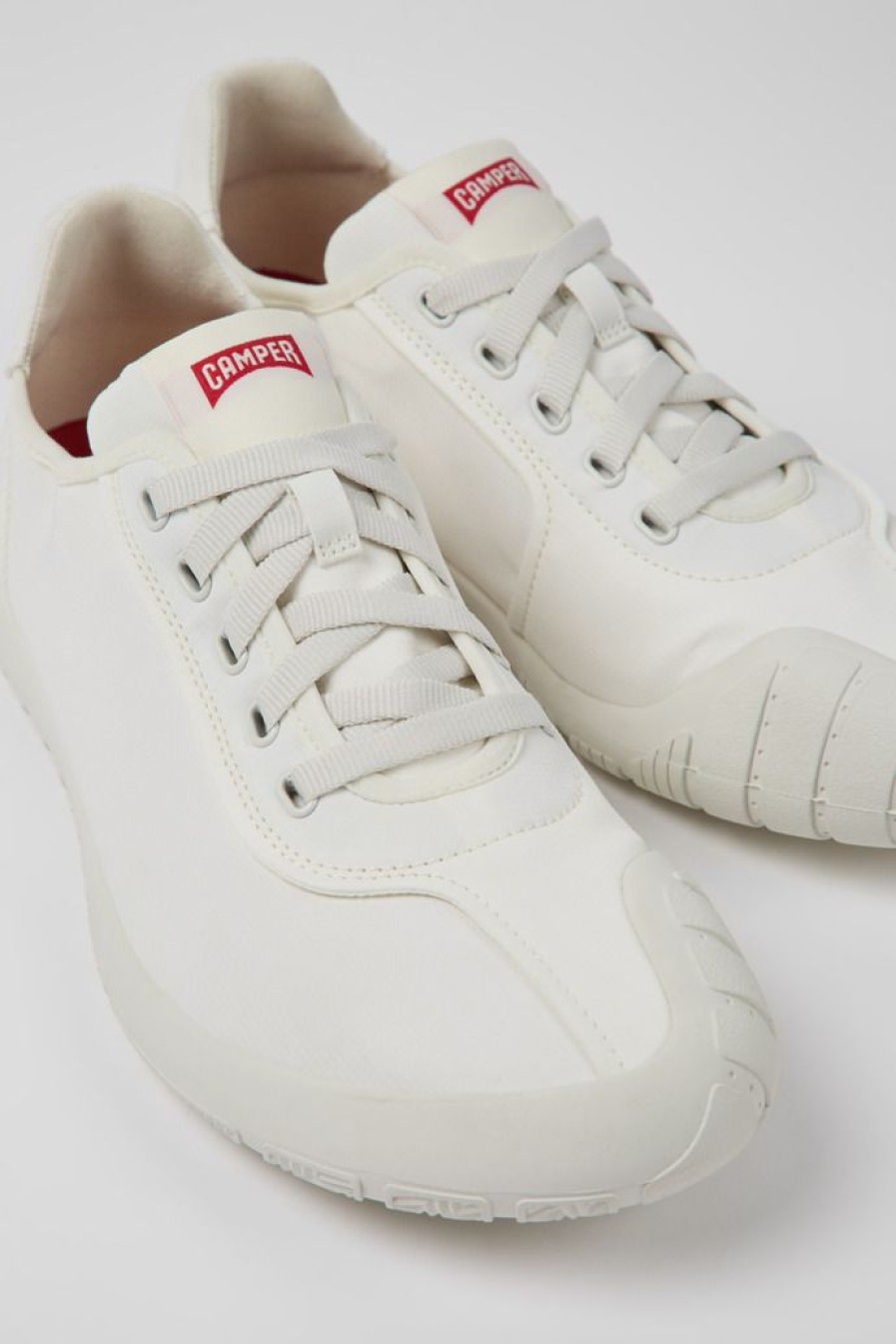 Camper Witte Stoffen Herensneakers