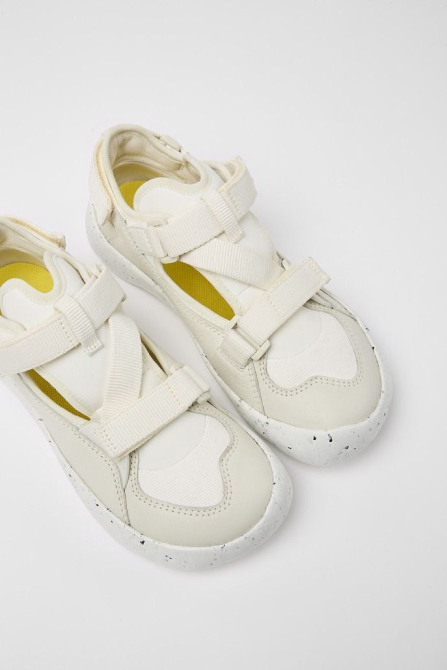 Camper Witte Halfopen Damessneakers