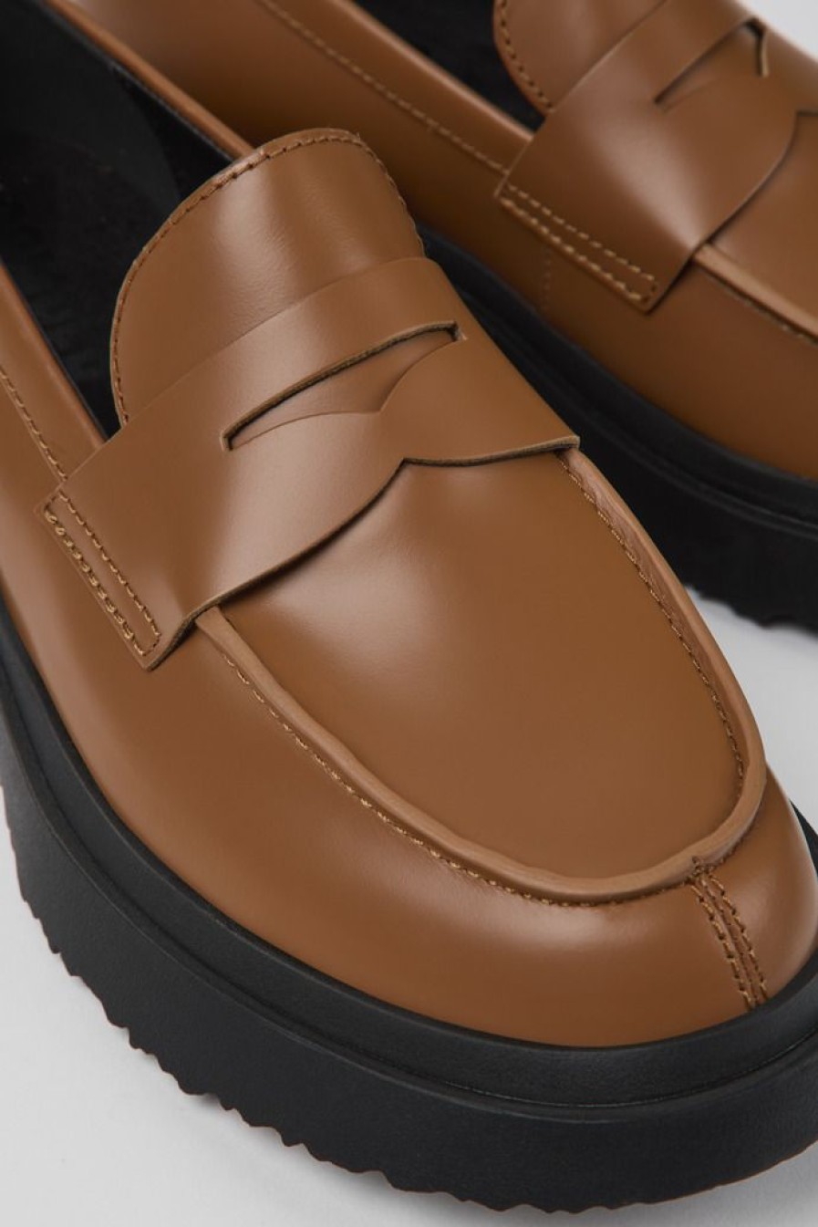 Camper Bruine Leren Damesloafers