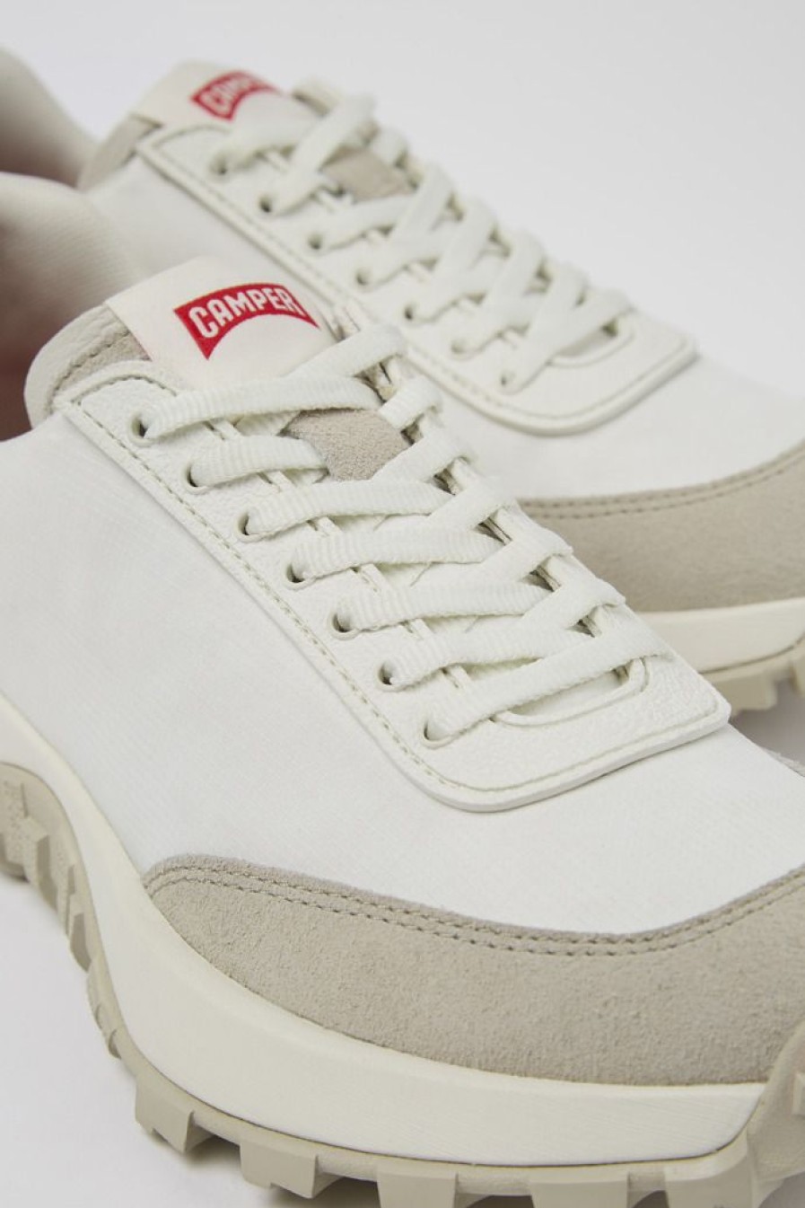 Camper Witte Stoffen En Nubuck Damessneakers